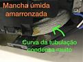 Aps remover a silvertape, vi que existe uma mancha mida amarronzada, prxima  curvatura da tubulao (local onde condensa muito)